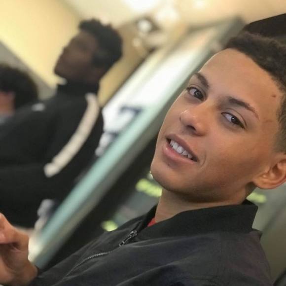 Meet your Posher, Juan - Picture 1 of 1